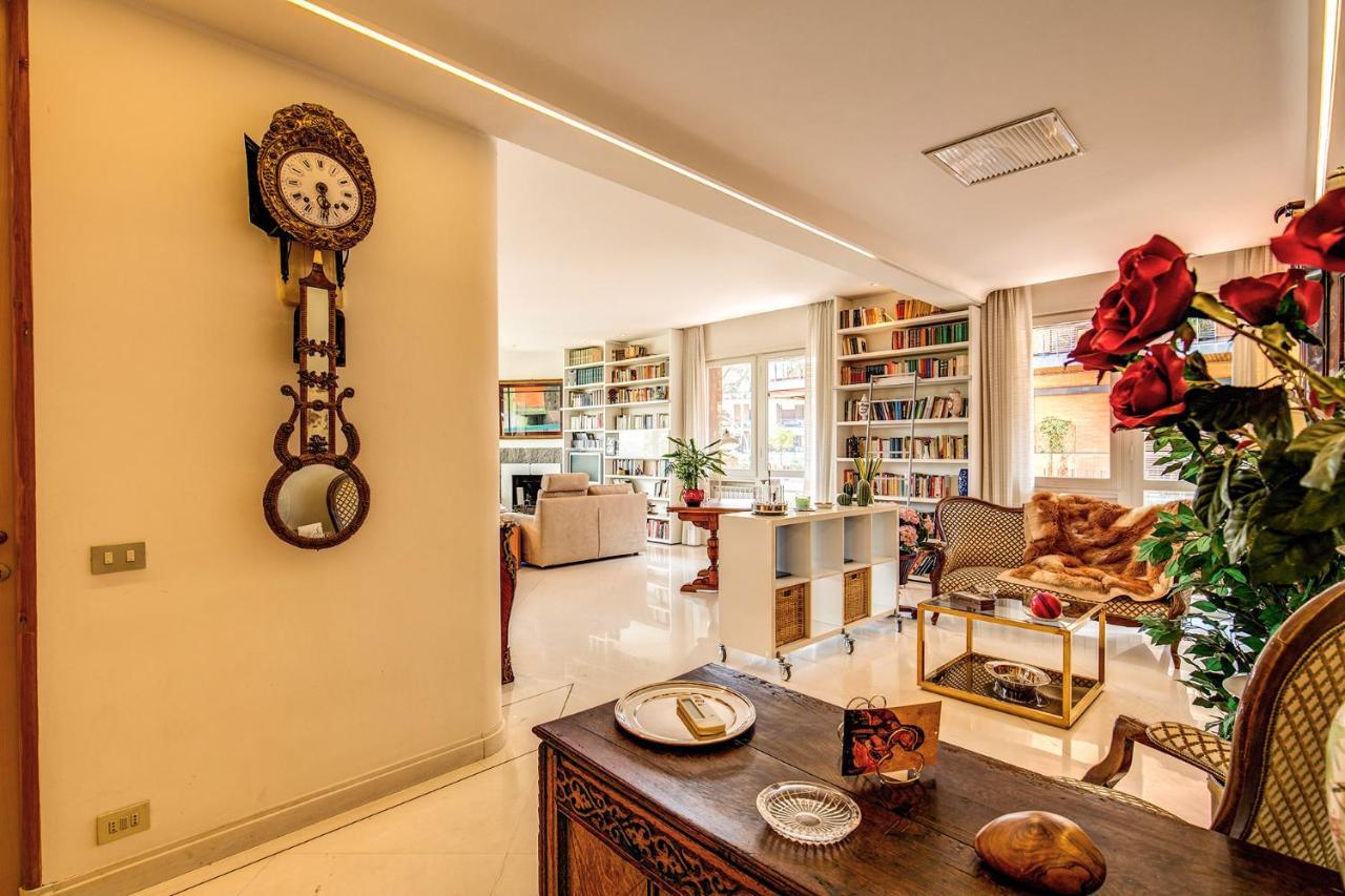 Terrazza Piccolomini: Elegant Apartment Stunning View Over Rome/St Peter'S Dome Extérieur photo