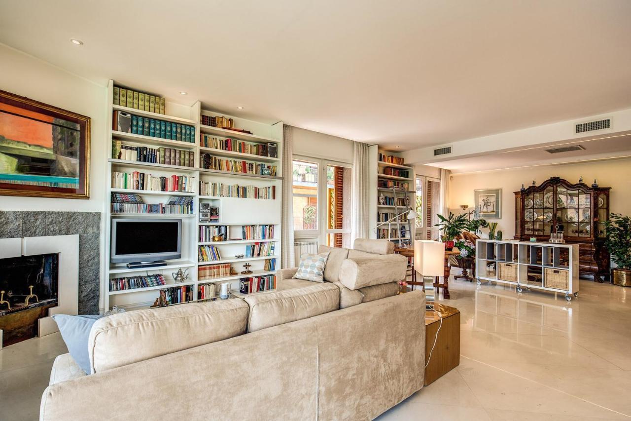 Terrazza Piccolomini: Elegant Apartment Stunning View Over Rome/St Peter'S Dome Extérieur photo